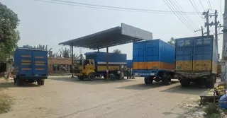 কাভার্ডভ্যান ভর্তি সিলিন্ডারে গ্যাস সরবরাহ, ঝুঁকিতে মহাসড়ক ব্যবহারকারীরা